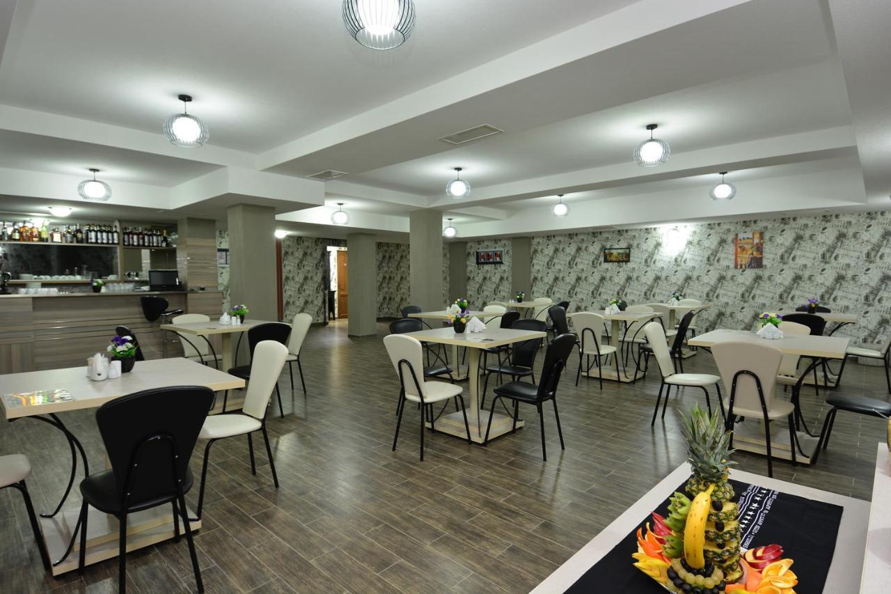 טביליסי Granada Hotel And Restaurant מראה חיצוני תמונה