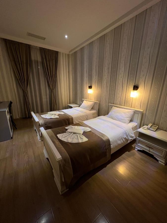 טביליסי Granada Hotel And Restaurant מראה חיצוני תמונה