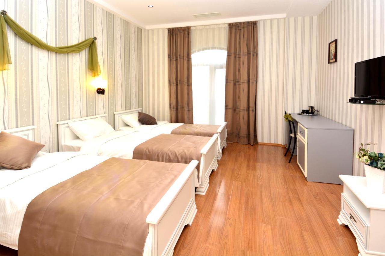טביליסי Granada Hotel And Restaurant מראה חיצוני תמונה